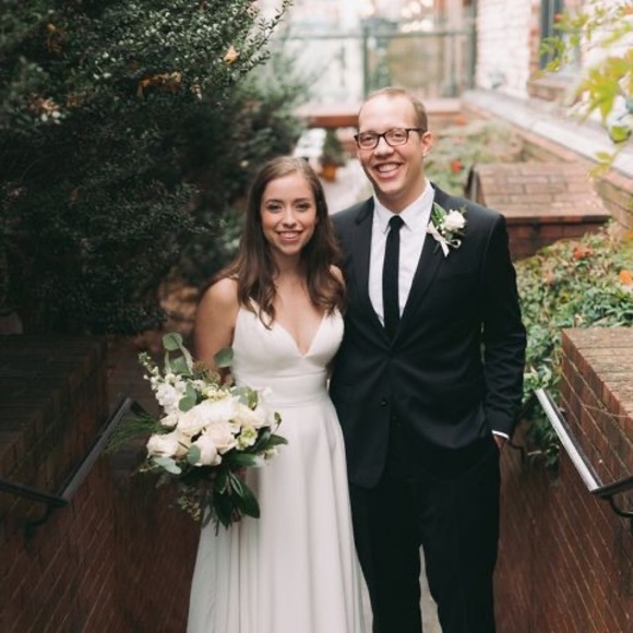 Meet your Posher, Courtney - Picture 1 of 1